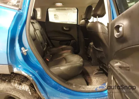 2019 Jeep Compass Altitude 4X4 z USA, uszkodzony, nr VIN 3C4NJDBB6KT598531